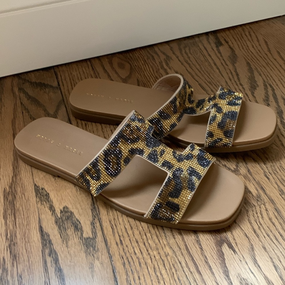 NWOT Kelly and Katie sandals